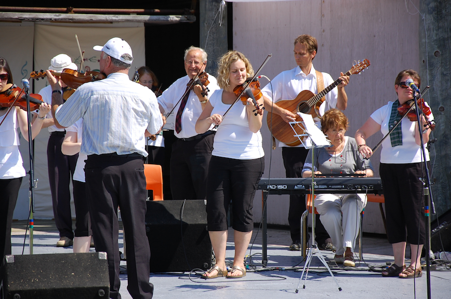 [dsc_5633.jpg] Cape Breton Fiddlers’ Association First Group Number