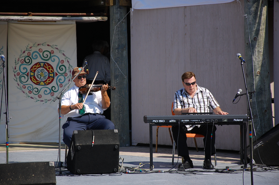 [dsc_5708.jpg] Donaldson MacLeod on fiddle accompanied by Doug MacPhee on keyboards