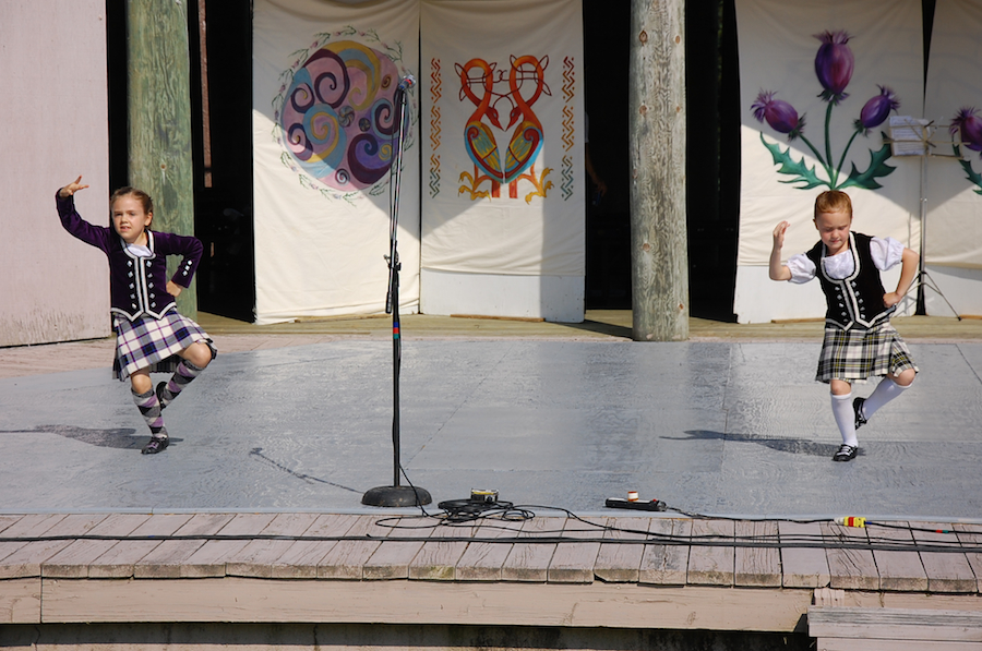 [dsc_5798.jpg] Drea Shepherd and Olivia Burke dancing a highland fling