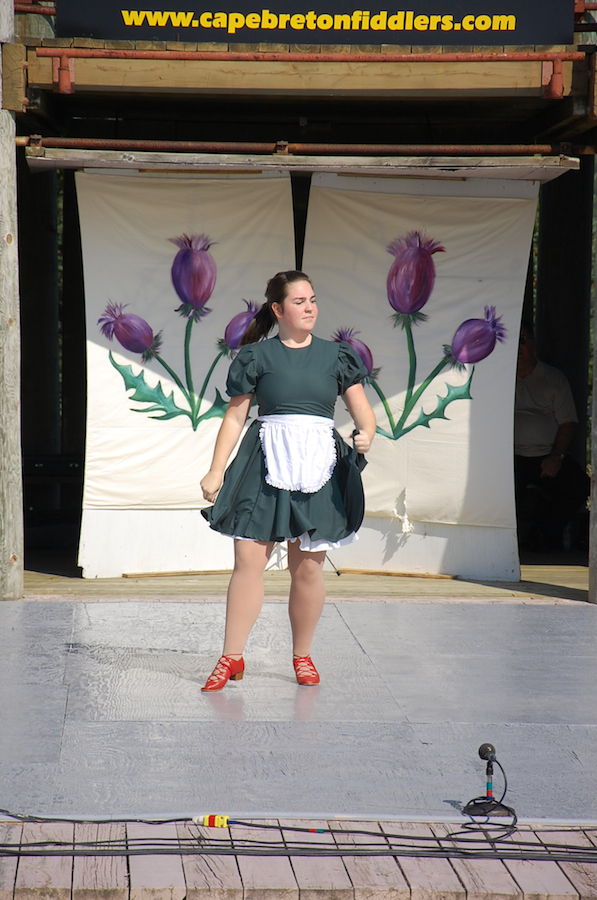 [dsc_5803.jpg] Danielle LeBlanc dancing an Irish jig