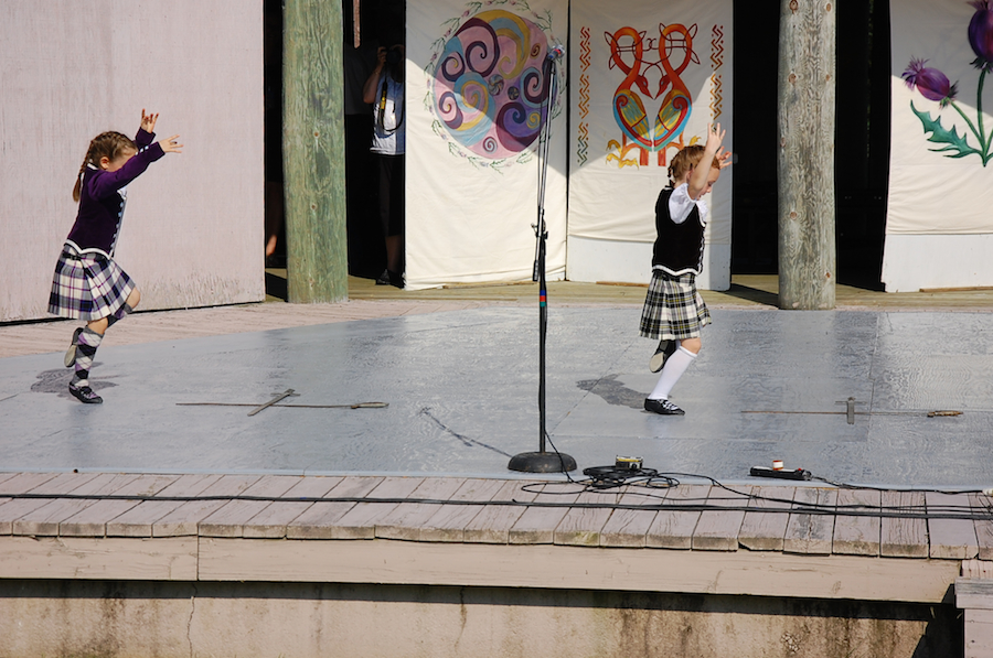 [dsc_5817.jpg] Drea Shepherd and Olivia Burke dancing the sword dance