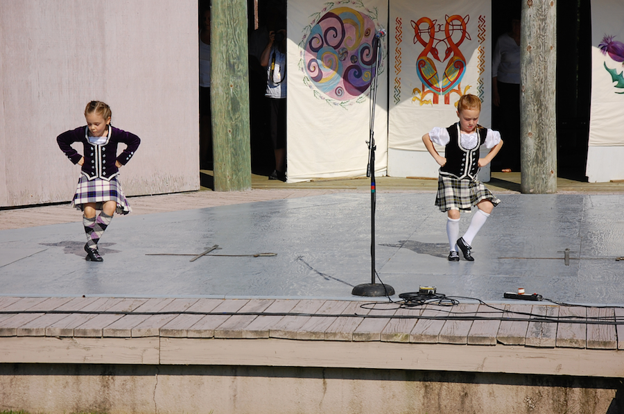 [dsc_5818.jpg] Drea Shepherd and Olivia Burke dancing the sword dance