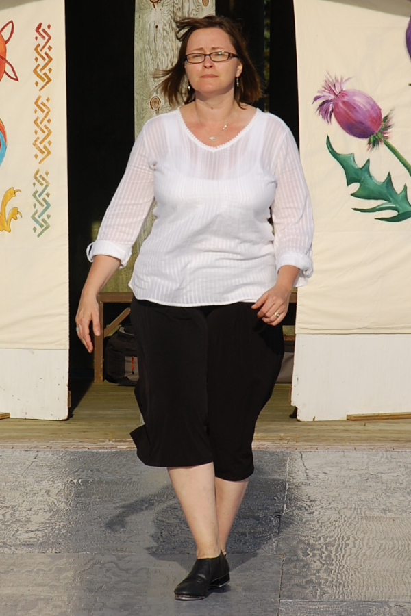 [dsc_5985.jpg] Trina Samson step-dancing