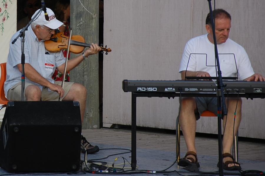 [dsc_6057.jpg] Lawrence Martell on fiddle accompanied by Sheumas MacNeil on keyboards