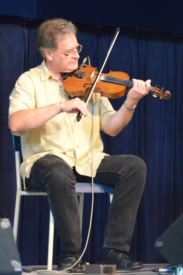 Allie Bennett on fiddle