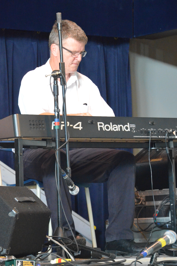 Lawrence Cameron on keyboards