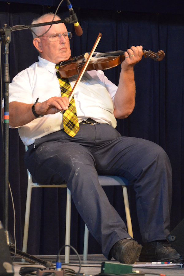 Donaldson MacLeod on fiddle