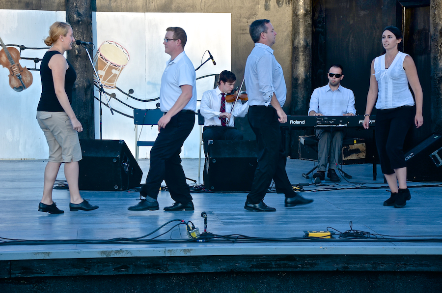 Scotch Four danced to the music of Kyle MacDonald on fiddle accompanied by Kolten Macdonell on keyboard