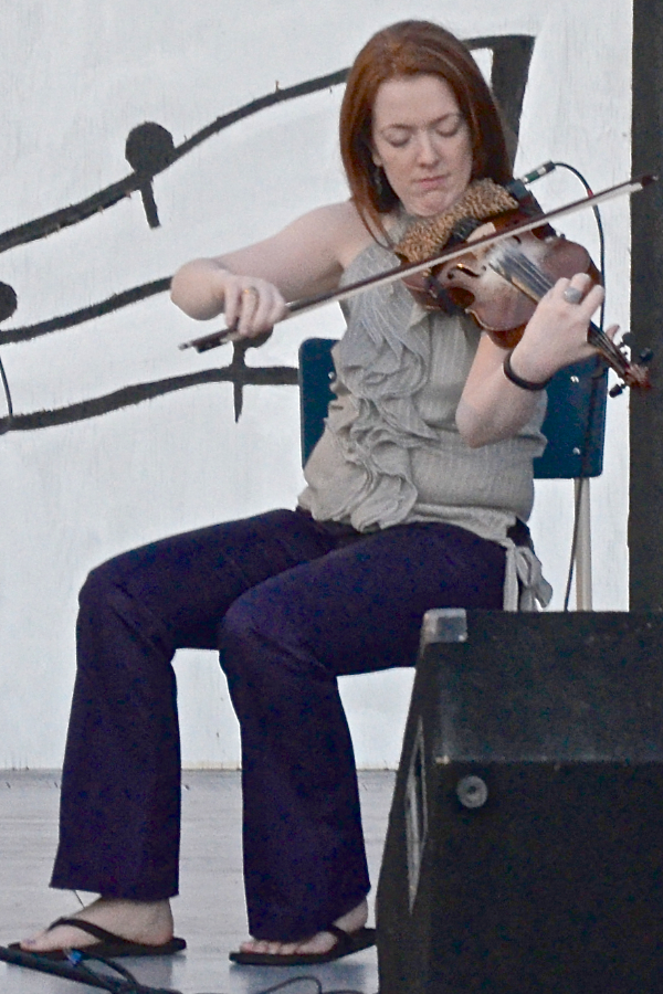 Dawn Beaton on fiddle