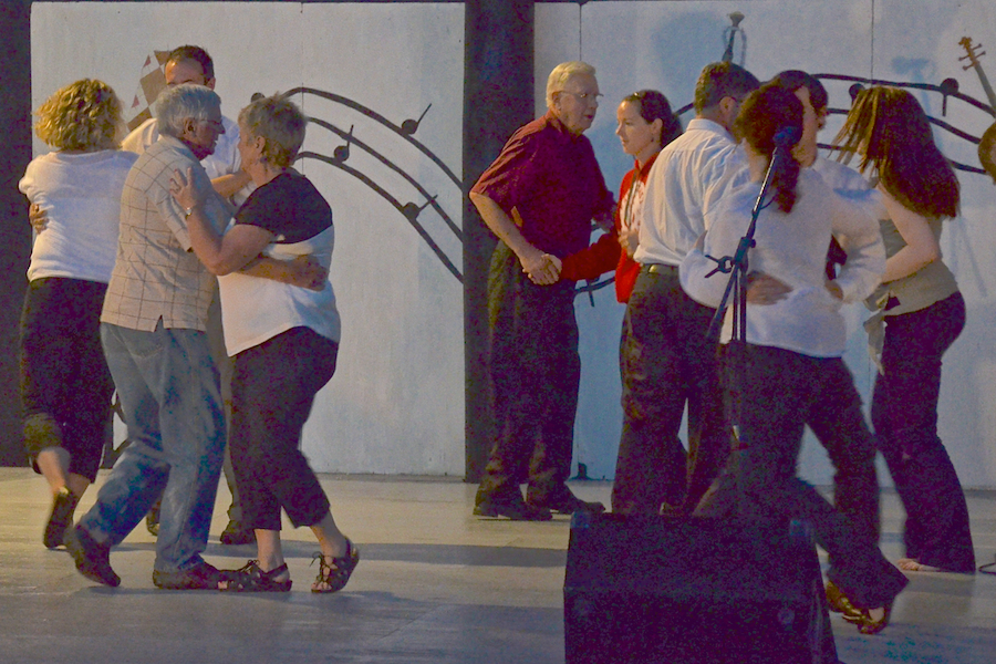 Dancing the third figure of an Inverness set