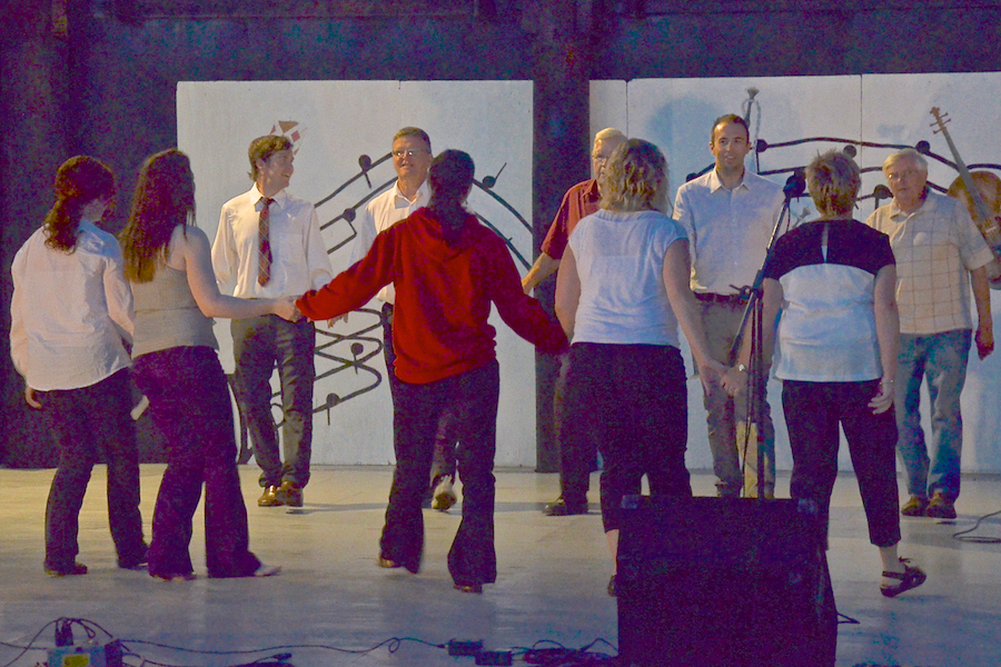 Dancing the third figure of an Inverness set