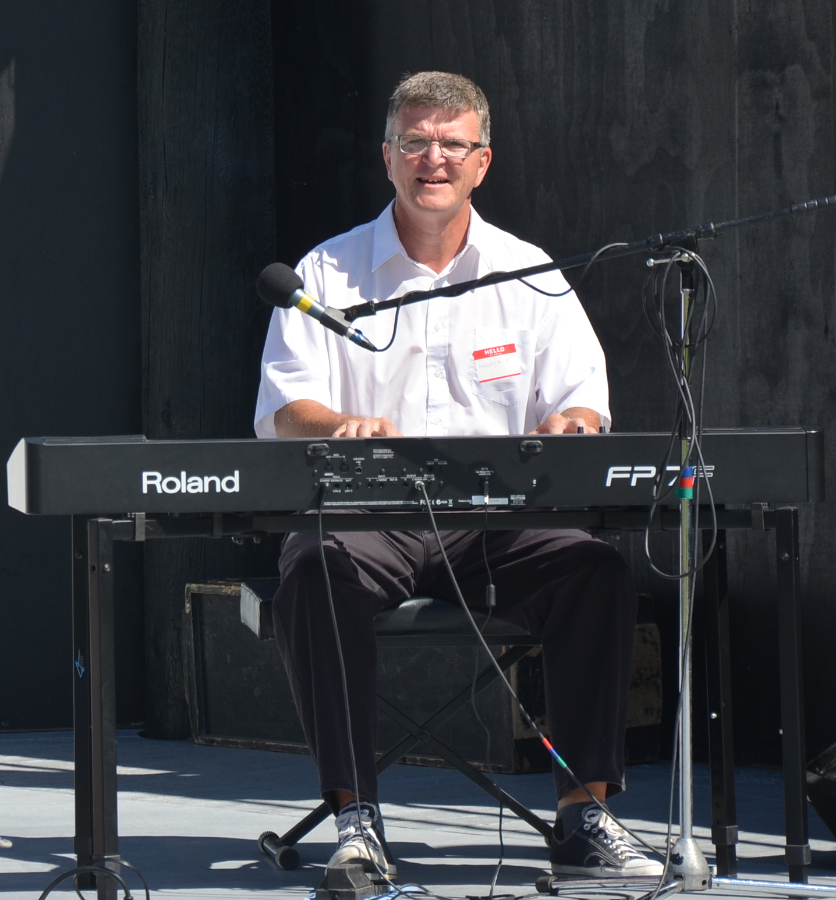Lawrence Cameron on keyboard