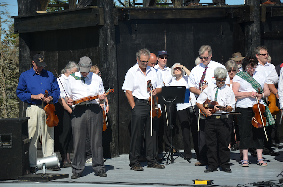 Cape Breton Fiddlers’ Association members during the tribute prayer