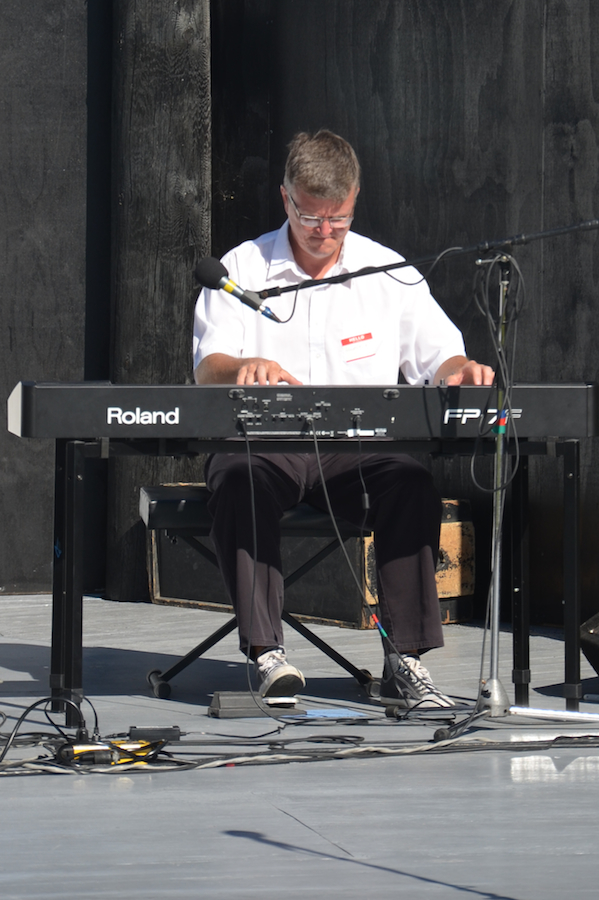 Lawrence Cameron on keyboard