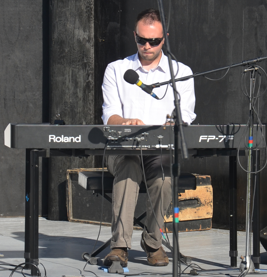 Kolten Macdonell on keyboard