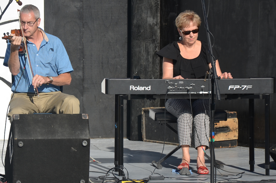 Kinnon Beaton on fiddle accompanied by Betty Lou Beaton on keyboard