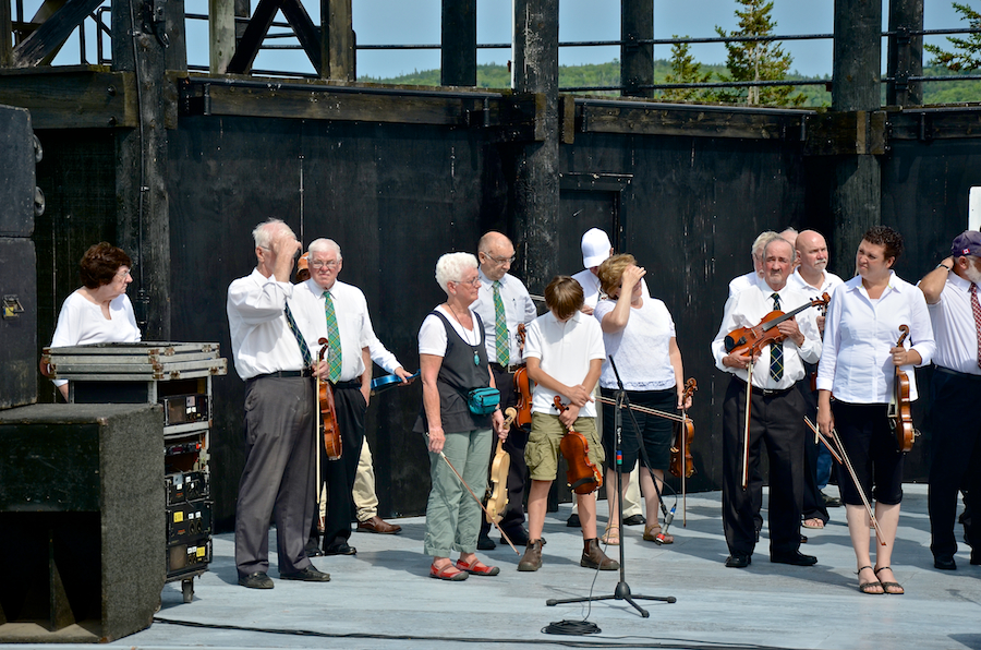 Cape Breton Fiddlers’ Association members during the tribute