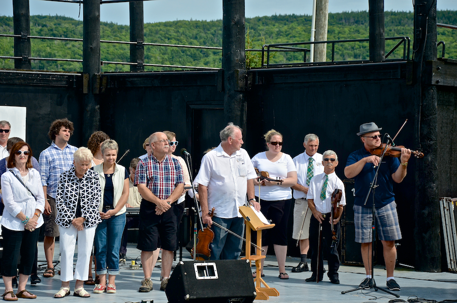 Cape Breton Fiddlers’ Association members during the tribute