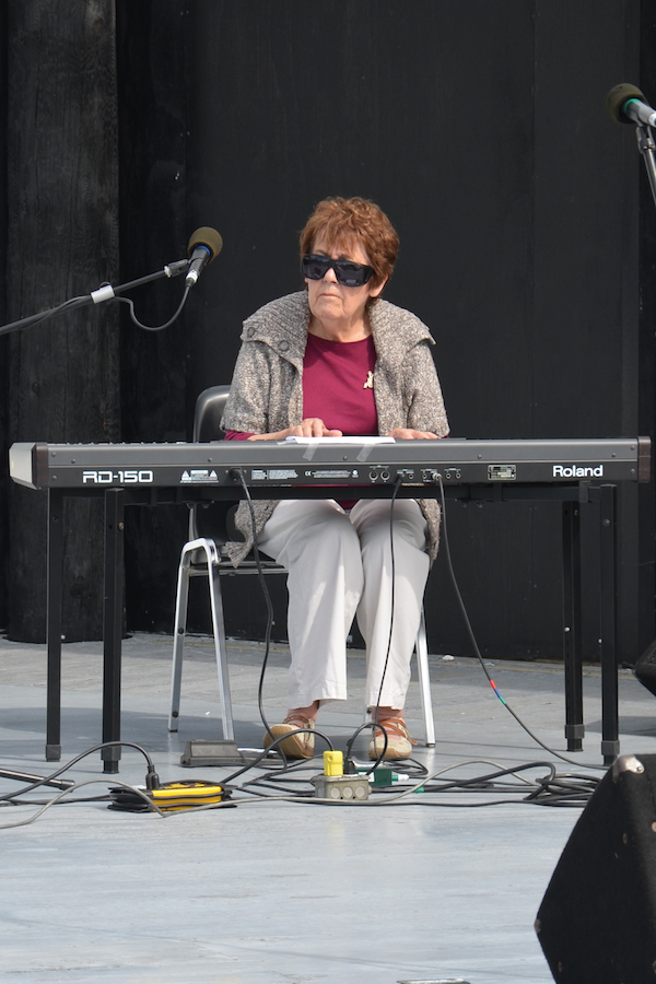 Janet Cameron on keyboard
