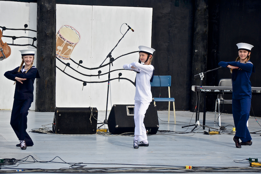 Hornpipe danced to recorded music by dancers from the MacArthur School of Dance