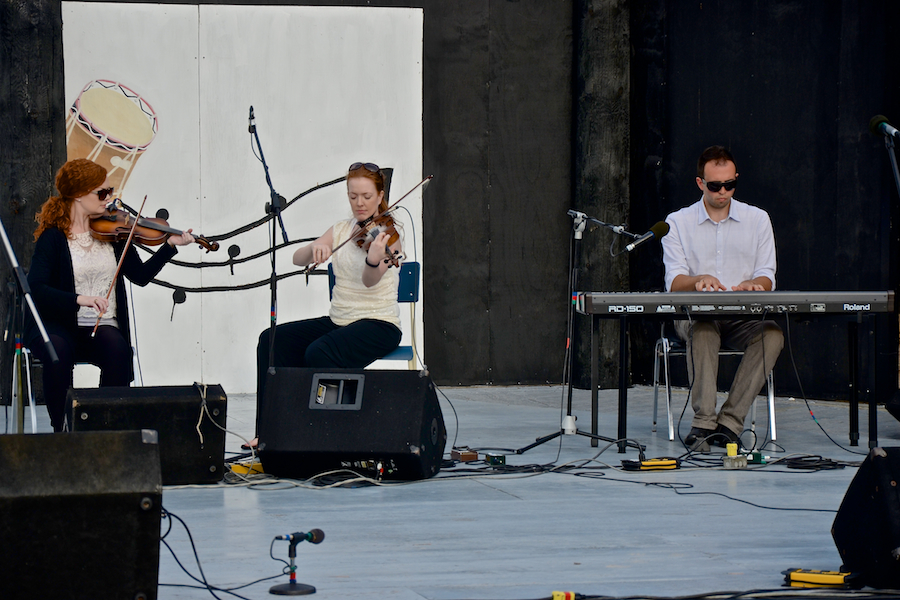 Margie and Dawn Beaton on fiddles accompanied by Kolten MacDonell on keyboard