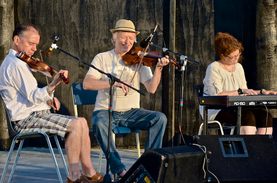 Larry Parks and Paul Cranford on fiddles accompanied by Sara Beck on keyboard