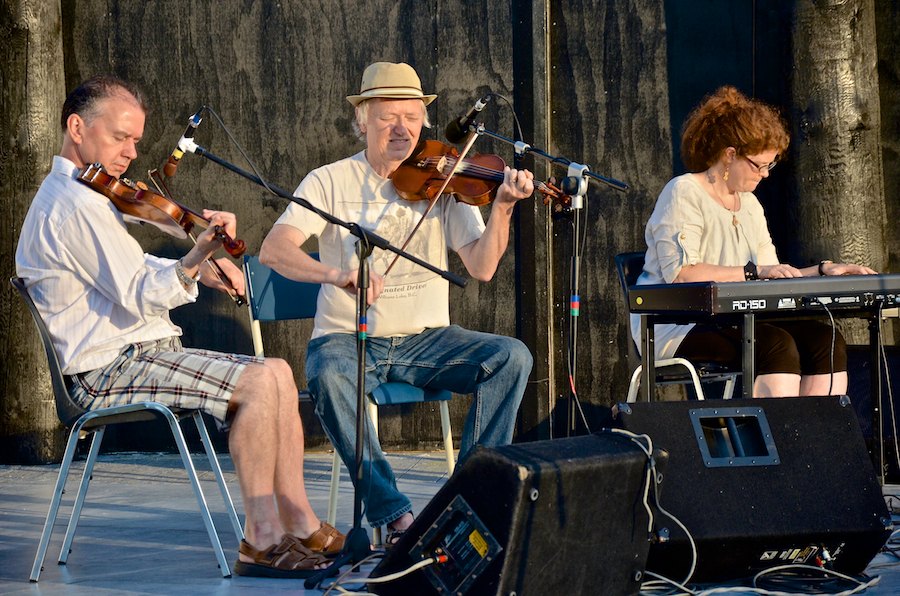 Larry Parks and Paul Cranford on fiddles accompanied by Sara Beck on keyboard
