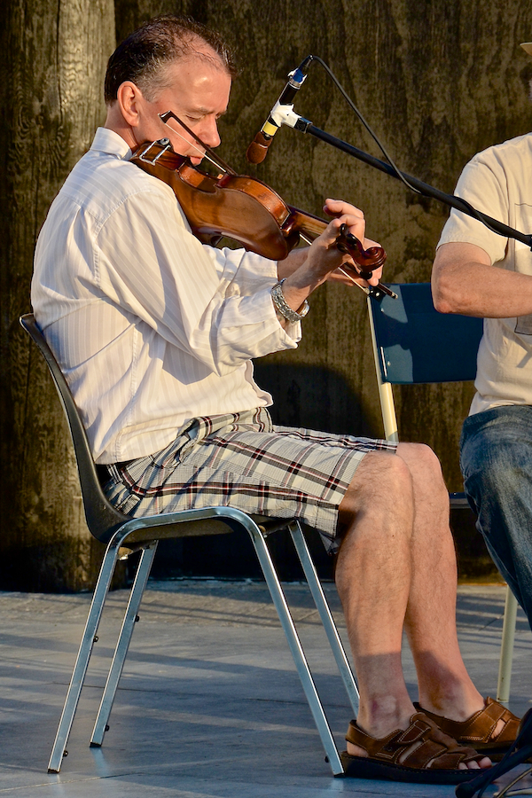 Larry Parks on fiddle