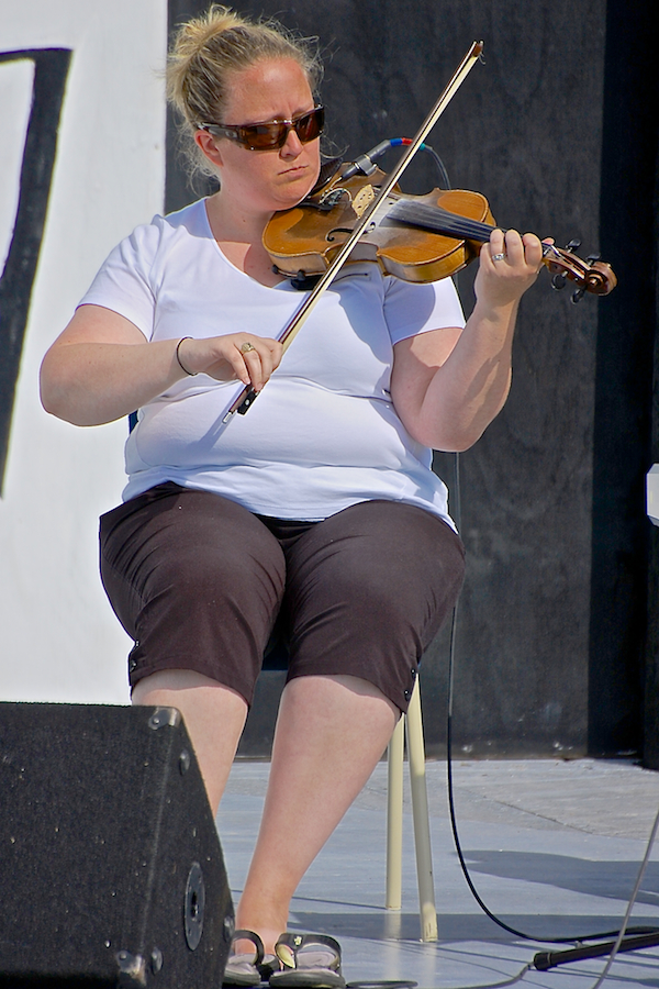 Dara MacDonald on fiddle