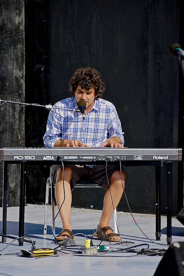 Gary Gallant singing and accompanying on keyboard