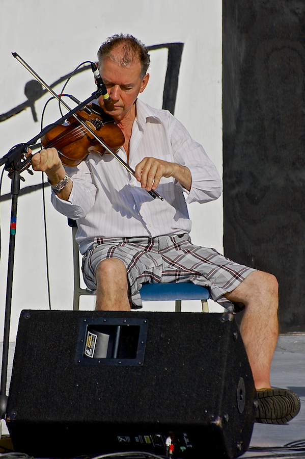 Larry Parks on fiddle