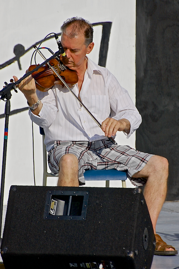 Larry Parks on fiddle