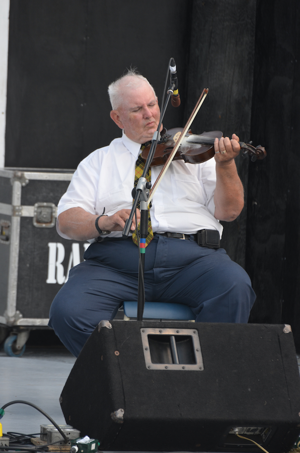 Donaldson MacLeod on fiddle