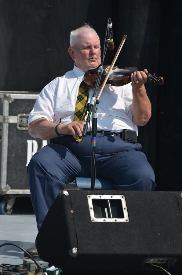 Donaldson MacLeod on fiddle