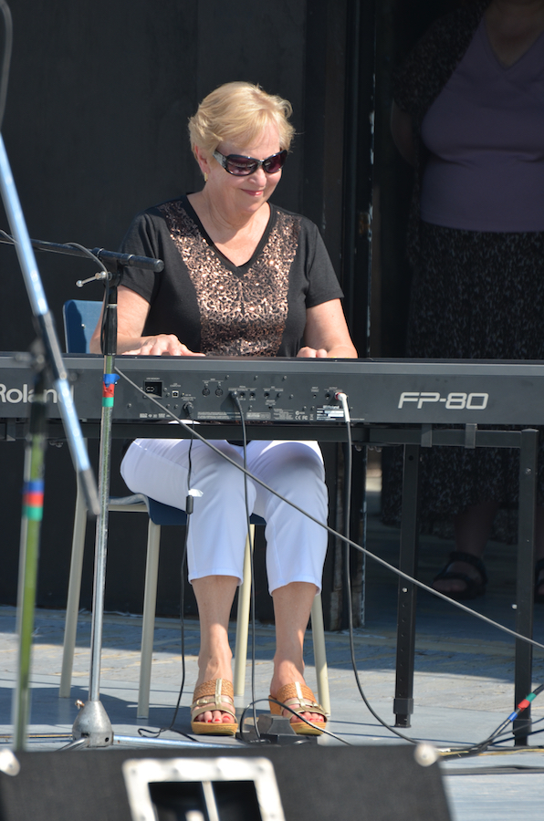 Betty Lou Beaton on keyboard
