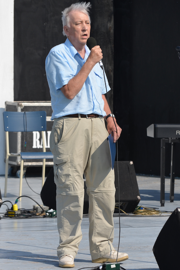 Fred McCracken singing Kitty Bawn O'Brien and a medley of Irish Tunes