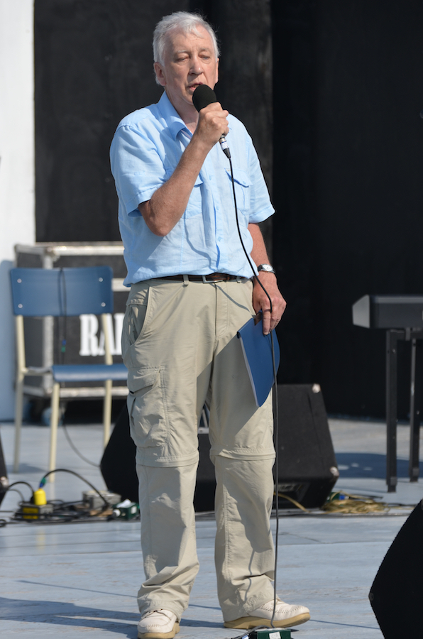 Fred McCracken singing Kitty Bawn O'Brien and a medley of Irish Tunes