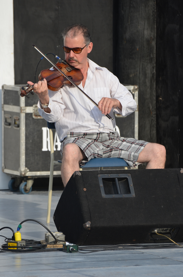 Larry Parks on fiddle