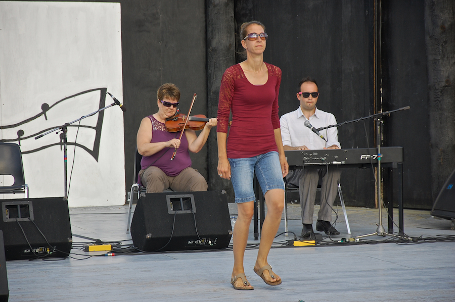 Tracey Bailey step-dancing to the music of Brenda Stubbert on fiddle accompanied by Kolten MacDonell on keyboard