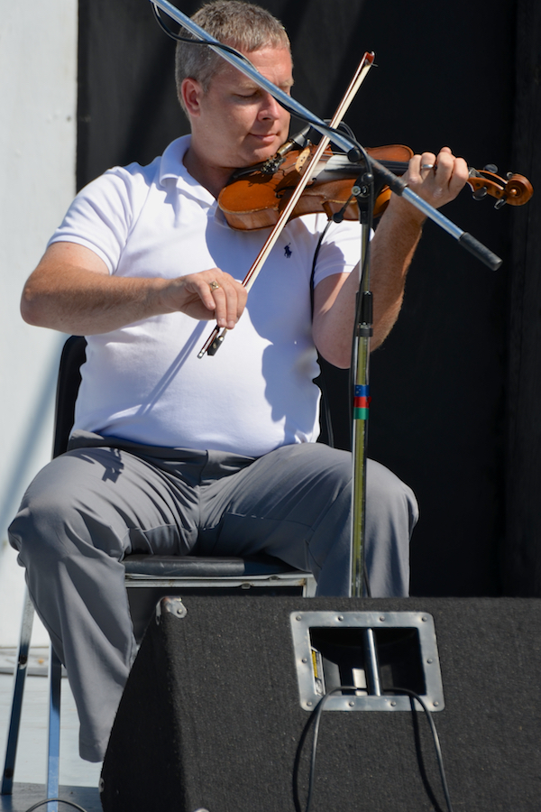 Rodney MacDonald on fiddle