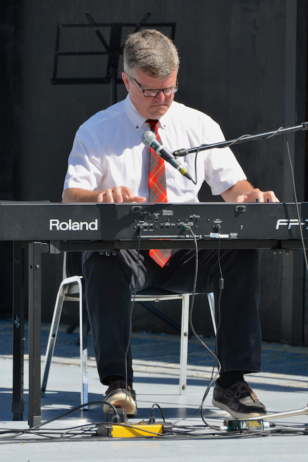 Lawrence Cameron on keyboard