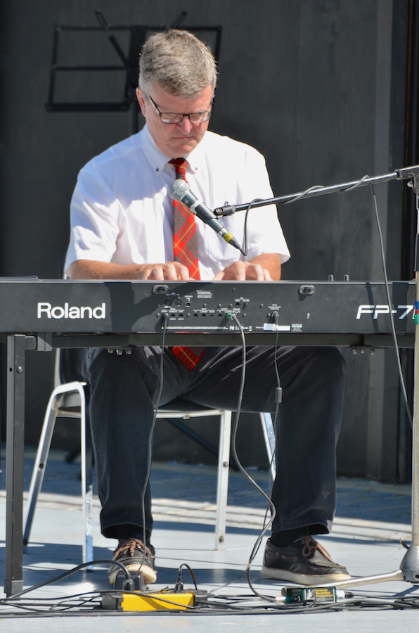 Lawrence Cameron on solo keyboard