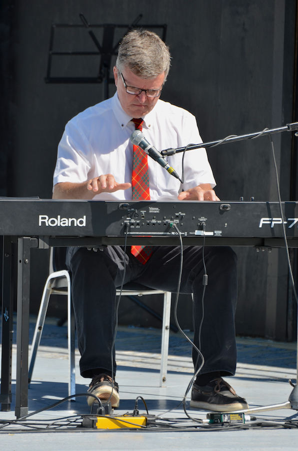 Lawrence Cameron on solo keyboard
