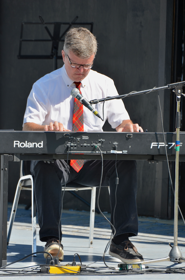 Lawrence Cameron on solo keyboard