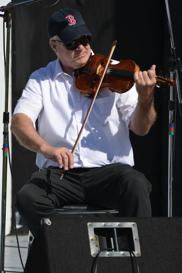 Bernard MacDonnell on fiddle