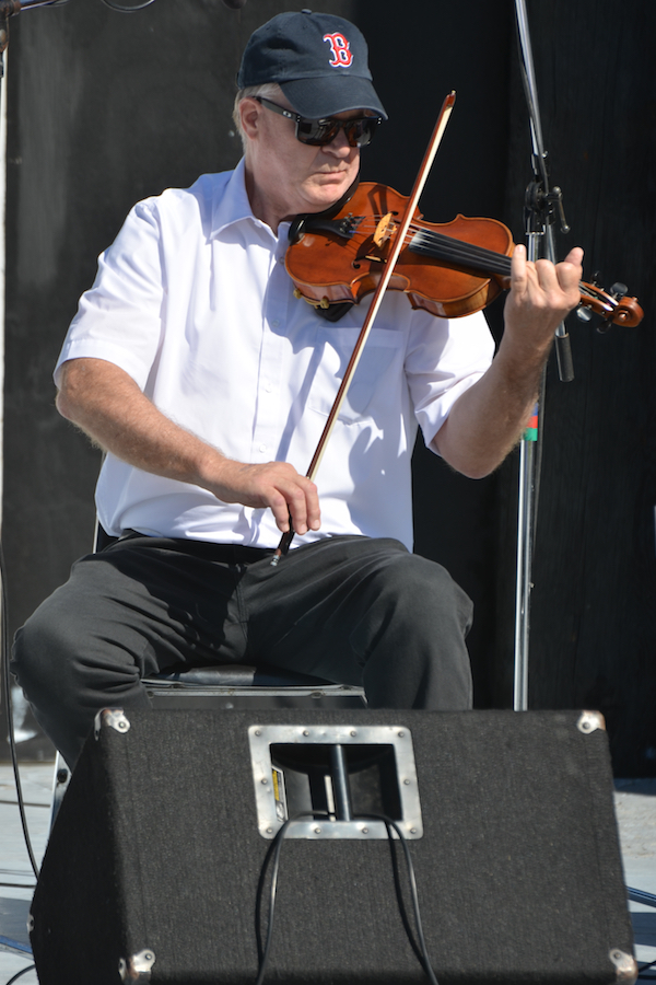 Bernard MacDonnell on fiddle