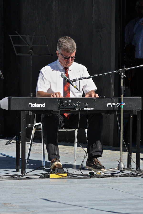 Lawrence Cameron on keyboard