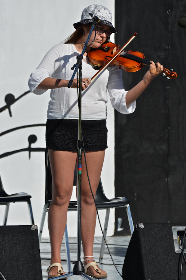 Shawnee Paul on fiddle