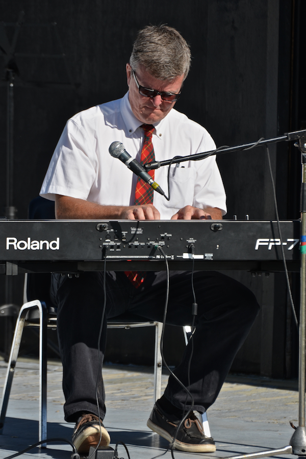 Lawrence Cameron on keyboard
