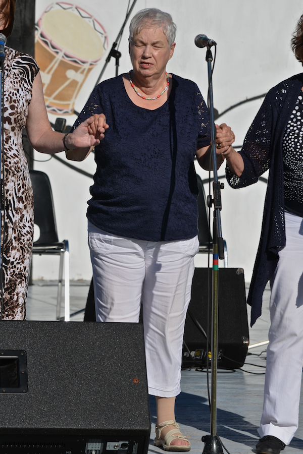 Floranne MacIsaac sings a Gaelic song